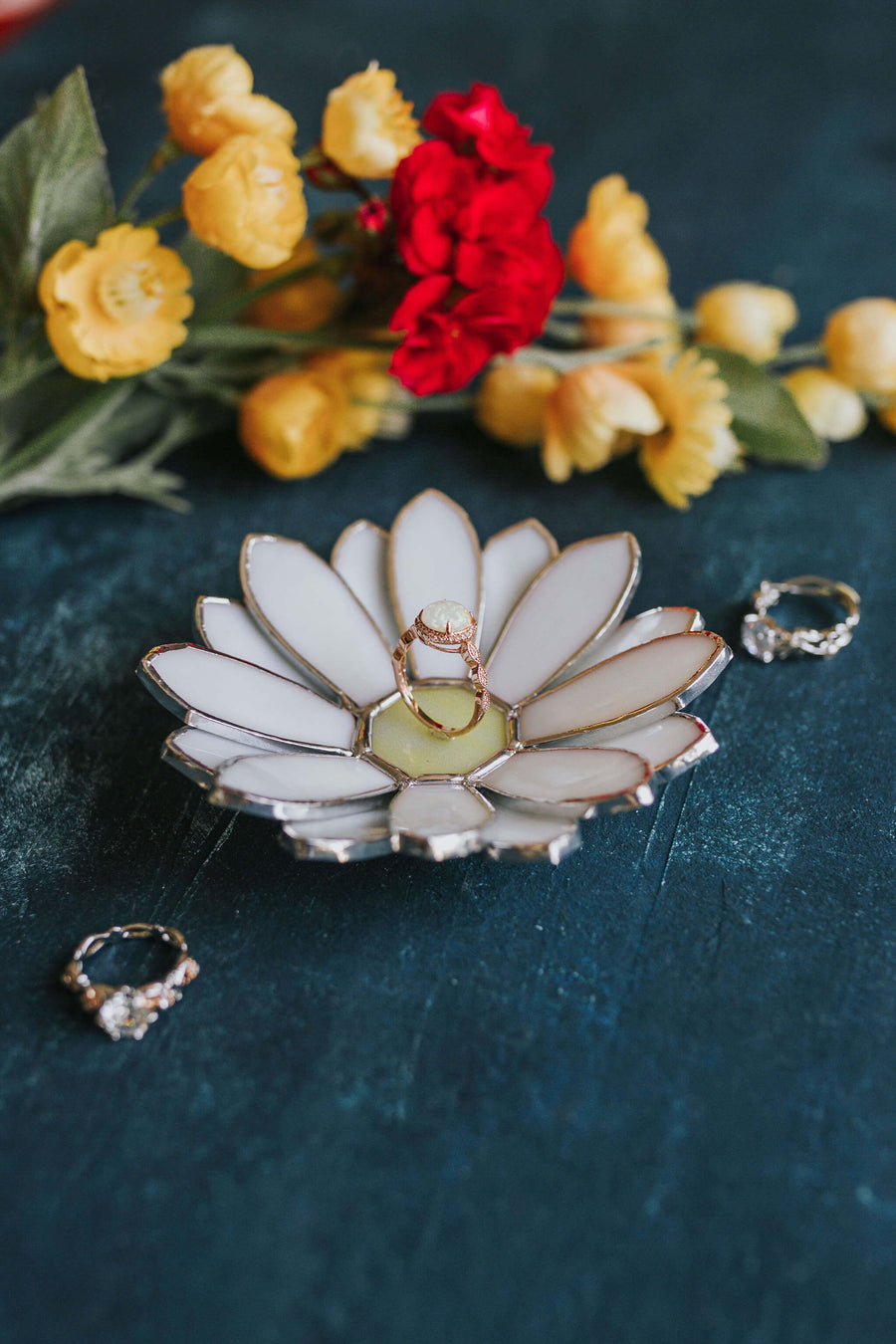 stained-glass-daisy-wedding-ring-dish-by-waen