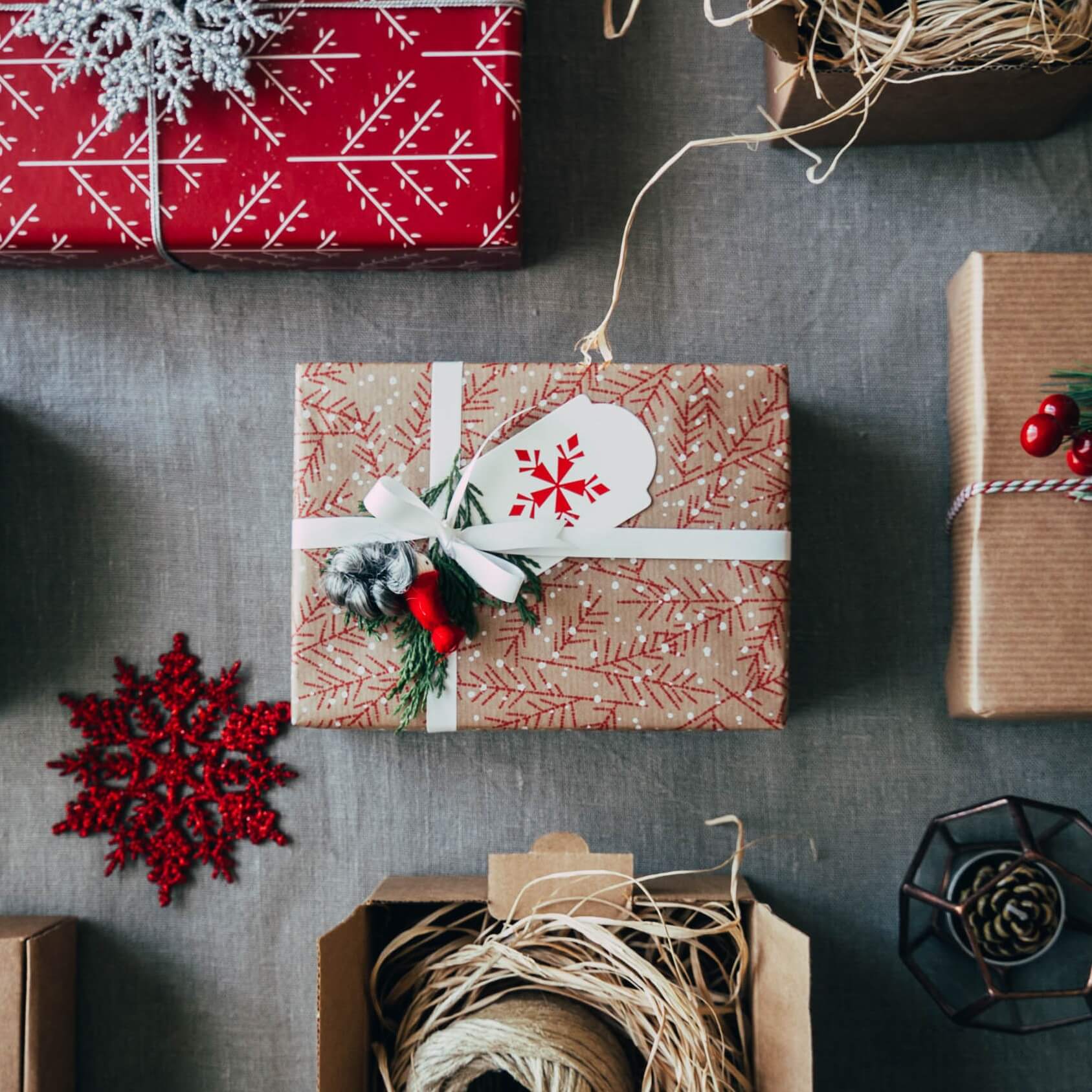 5 Christmas Gift Ideas Made with Glass