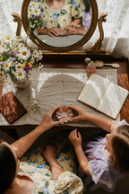 Daisy Ring Holder • Vanity Jewelry Dish • Floral Jewelry Tray for Dressing Table