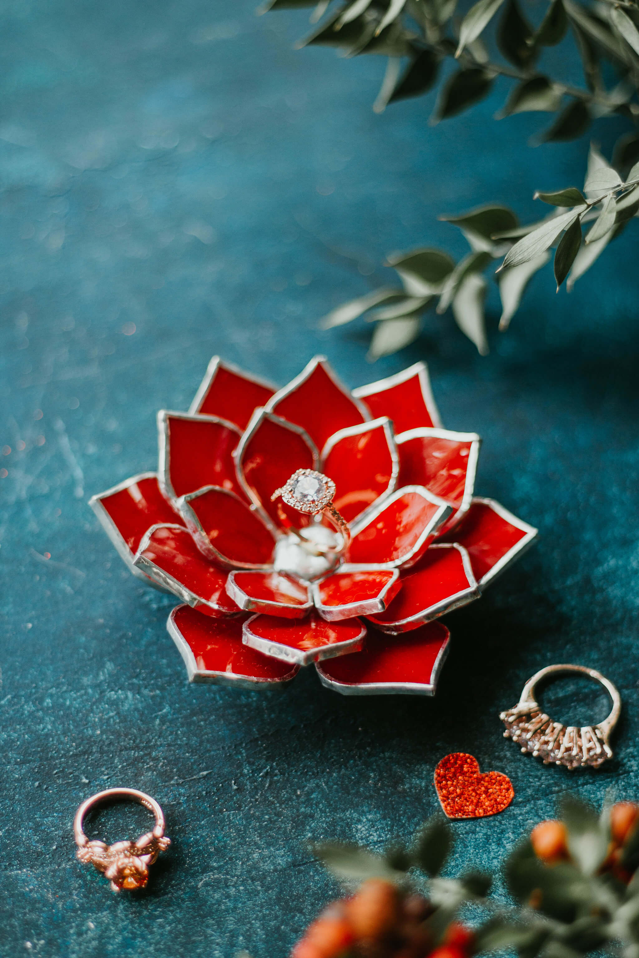 red-stained-glass-succulent-ring-dish-floral-wedding-decor-romeo-rubin (8)