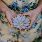 stained-glass-daisy-wedding-ring-dish-by-waen