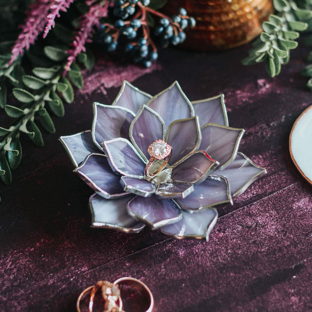 succulent-shaped-wedding-ring-dish